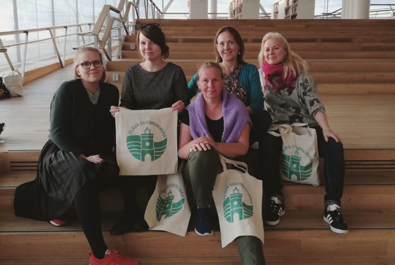 Elävä Suomenlinna ryhmäkuva e1585040580963