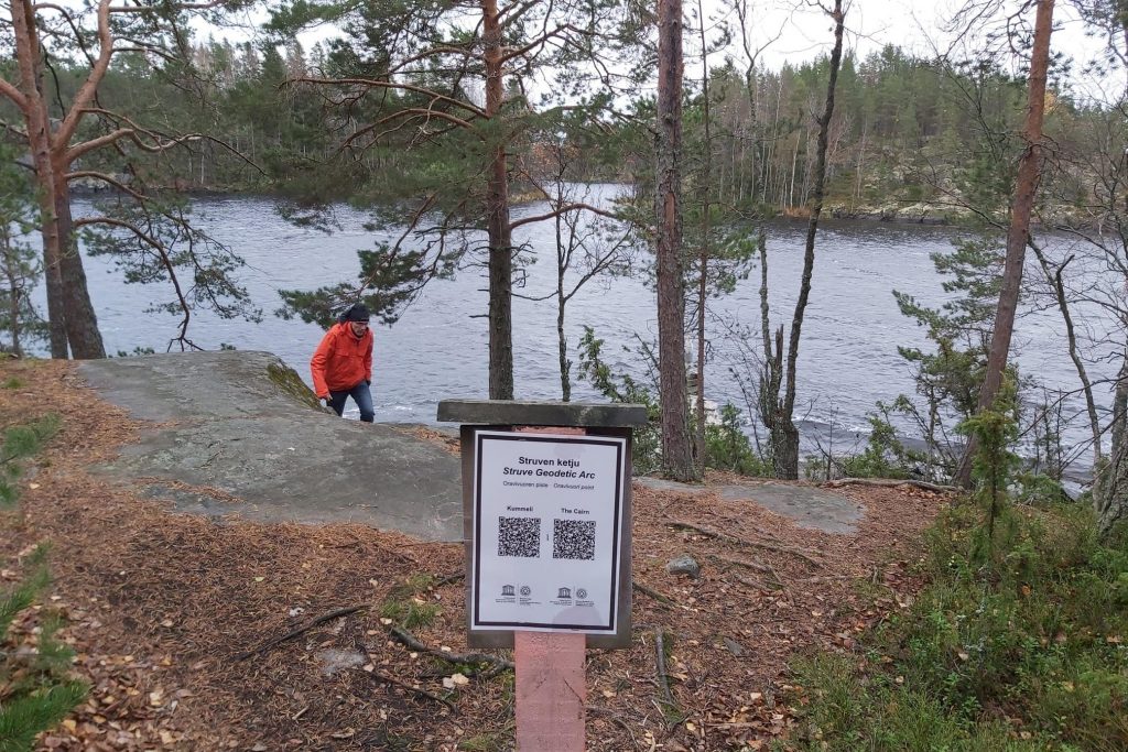 Mobiiliopastus QR-koodin kautta Oravivuorella, kuva Ulla Mikkanen